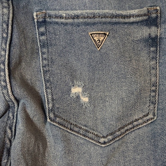 *** Winter Clearance***
Guess Women's 5 Pocket Light Blue Jeans - Size 27 - Picture 4 of 10